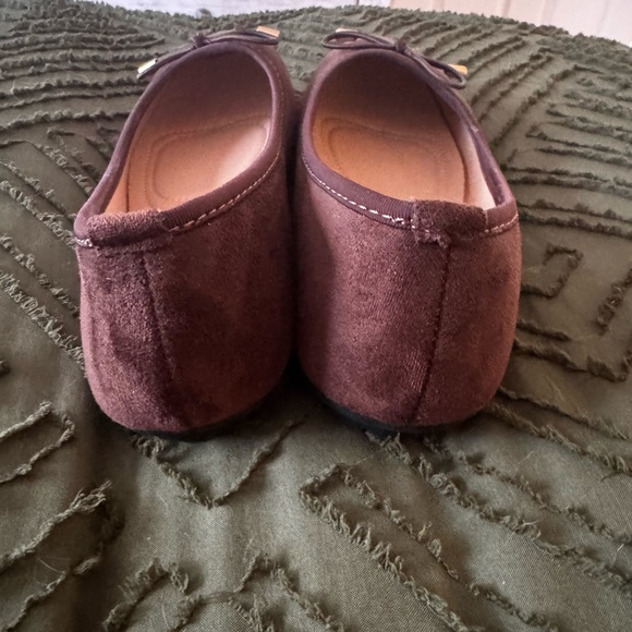 Top Moda Suede Flats NWOT - Picture 7 of 8